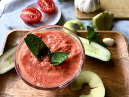 Gaspacho alebo osvieujce raw smoothie z paradajok