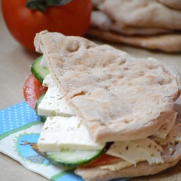 Homemade celozrnn pita chlieb